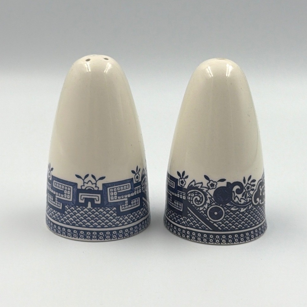 Vintage Lot of 2 Churchill Blue Willow Style Ceramic Salt and Pepper Shakers